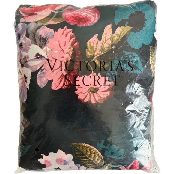 VICTORIA'S SECRET 100% Silk Robe w/ Tags, Size XS/S